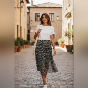 Chic Black Floral Midi Skirt